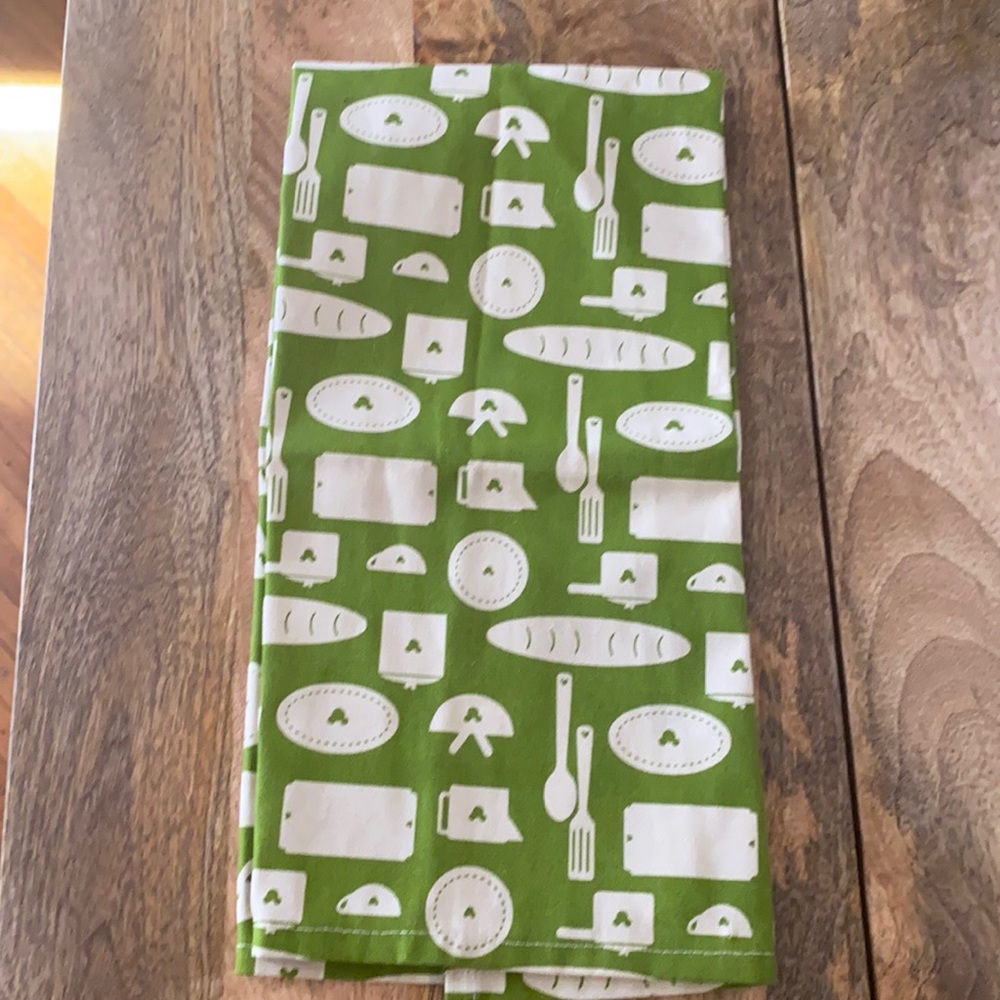 Disney dish towel never used